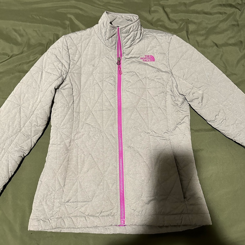 North face jacket. Size small. Worn only a handful of times.